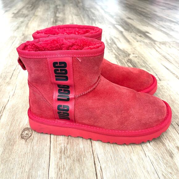 UGG Women’s Classic Mini Side Logo Boots Red/Black Size 6 Winter Snow Booties - Picture 9 of 10
